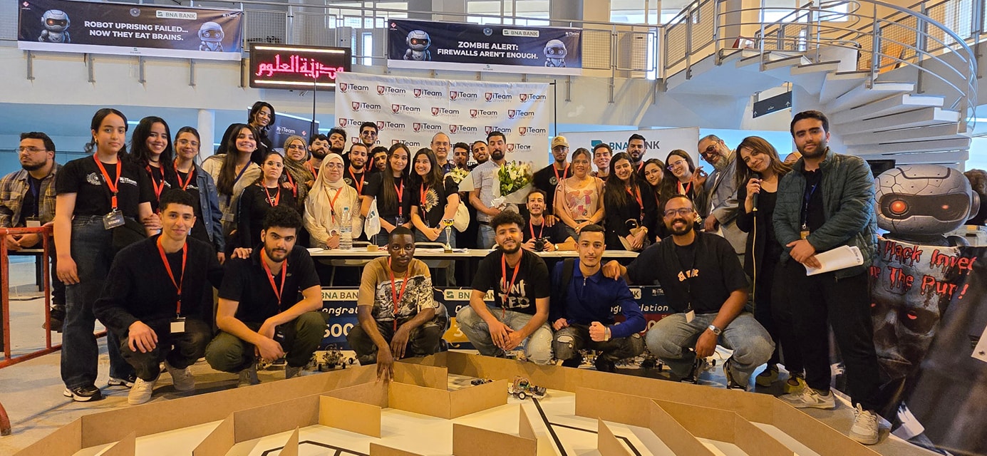 &Eacute;quipes en comp&eacute;tition au hackathon