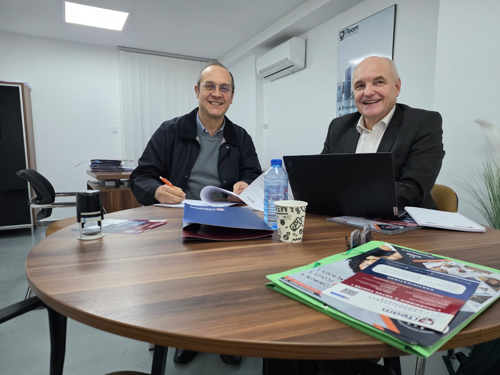 C&eacute;r&eacute;monie de signature du partenariat entre iTeam University Tunis et Euro Graduation Access EG@ pour l'acc&egrave;s aux grandes &eacute;coles fran&ccedil;aises