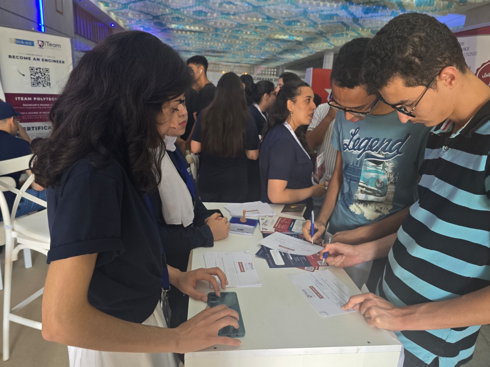 iTeam University au Salon Wajahni 2025 - pr&eacute;sentation des formations et &eacute;changes avec les visiteurs