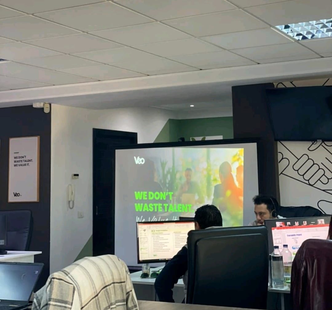 Visite des &eacute;tudiants iTeam chez VEO Worldwide Services